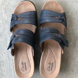 Clark’s navy blue sandals size 9